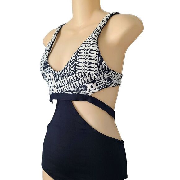 L Space Venice‎ One Piece Swimsuit 8 Black White Cut-Out V-Neck Strappy - Picture 3 of 8